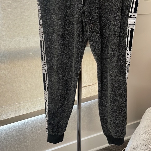Bundle VS Pink and Forever 21 Sweat Pants and Forever 21 Legging XS - Picture 4 of 16